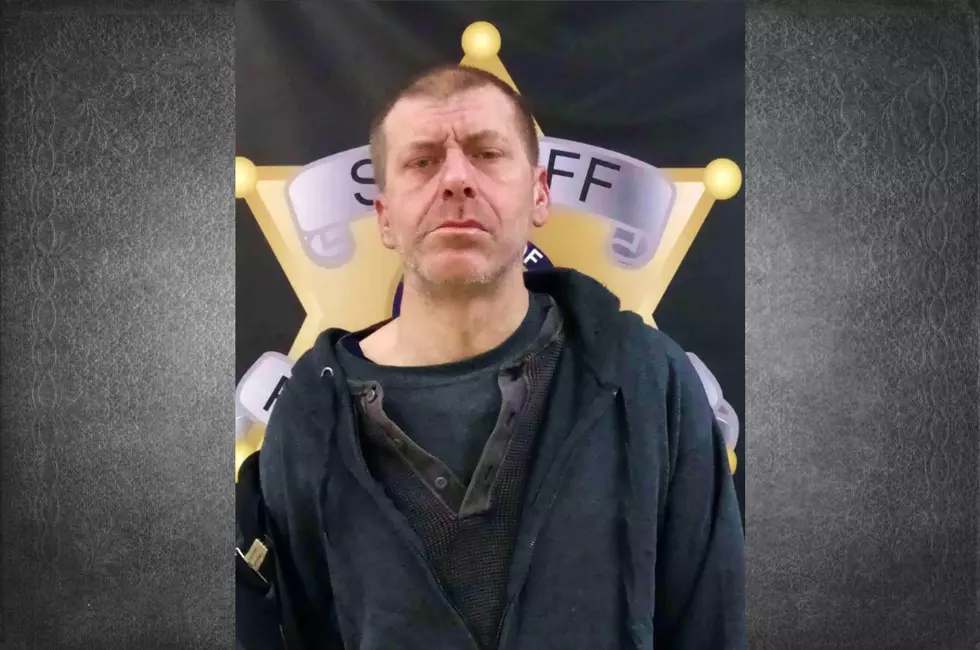 Stealing Suspect Also Wanted by Probation & Parole